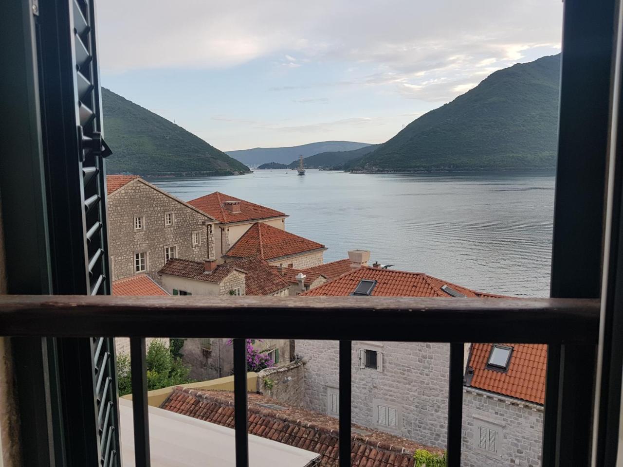 Gudelj Apartments Perast Exterior foto